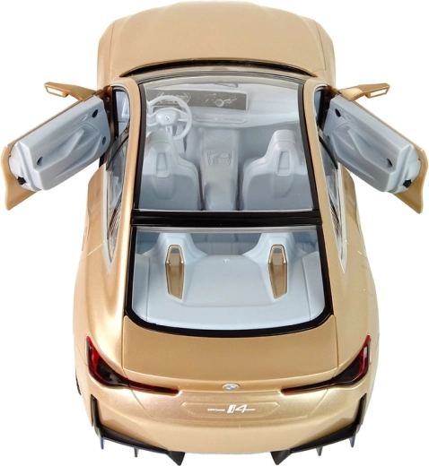 Odpirajoča se vrata in dodelana notranjost