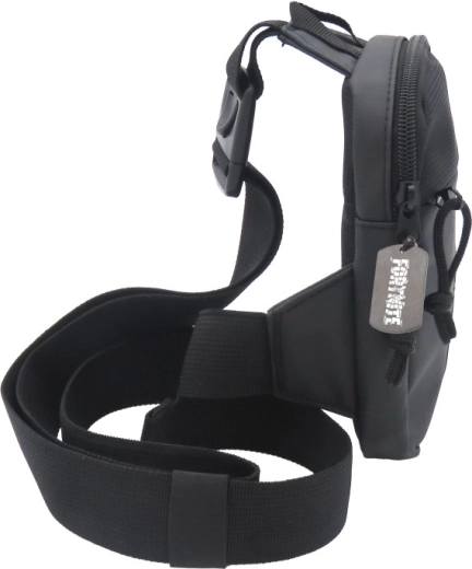 Practical zip pockets and a gaming detail