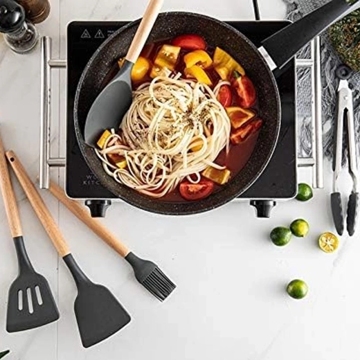 Nežen silikon do posode z nelepljivo površino