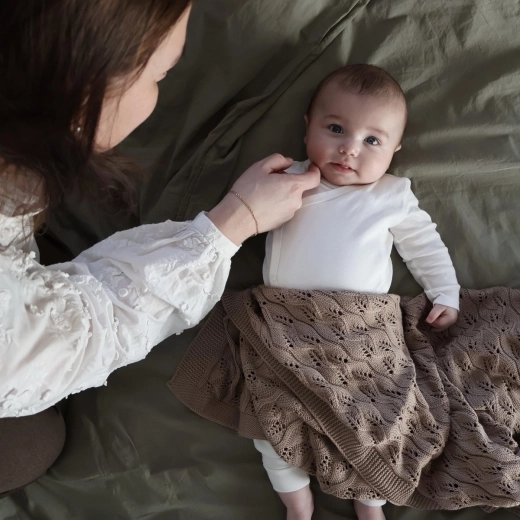 Vinter & Bloom odeja iz organskega bombaža Moment Taupe Brown