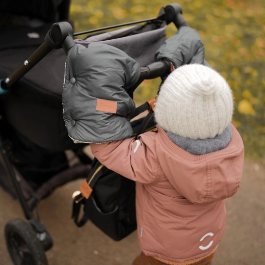 Univerzalno pritrjevanje na večino vozičkov