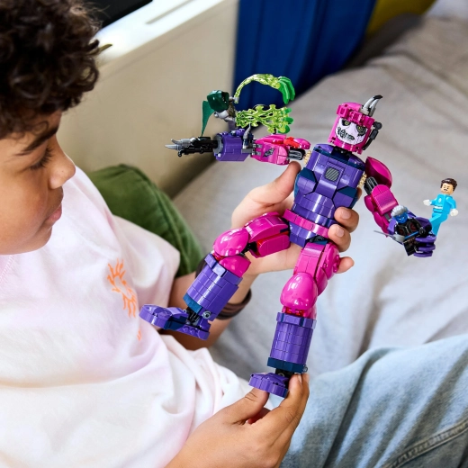 Articulated Sentinel for action battles
