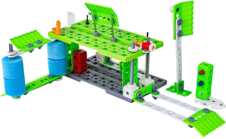 10-in-1: buildings and vehicles according to the instructions and your own ideas