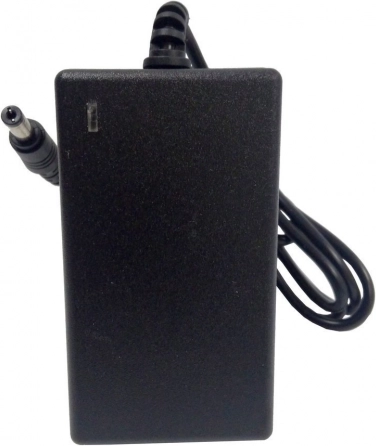 Polnilec za 12V akumulator za avto 1,5 A