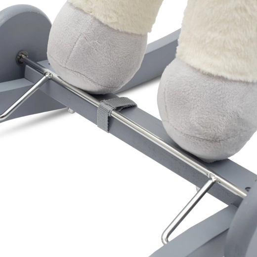 Stabilna lesena osnova in kovinske ojačitve