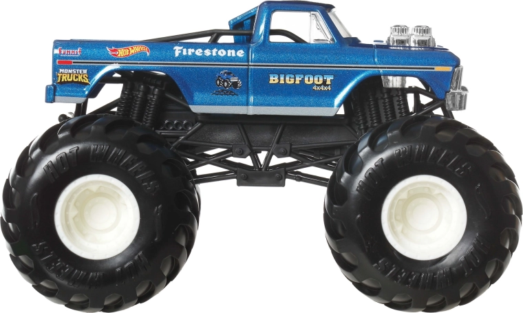 Kovinski model v merilu 1:24