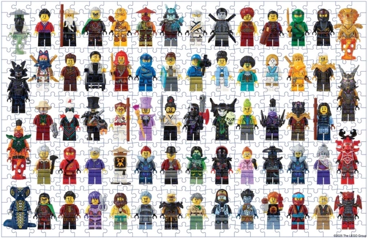 Več kot 60 minifigur iz 15 let NINJAGO