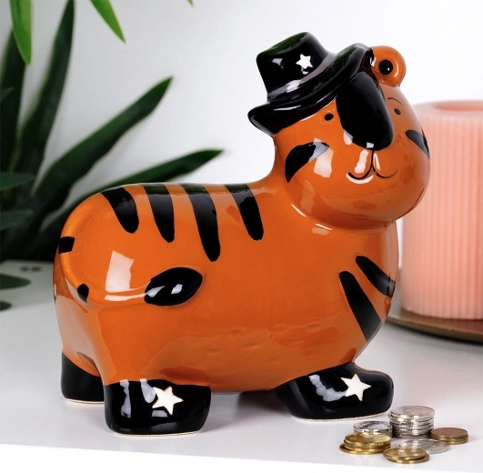 Prisrčen dizajn tigra motivira k varčevanju