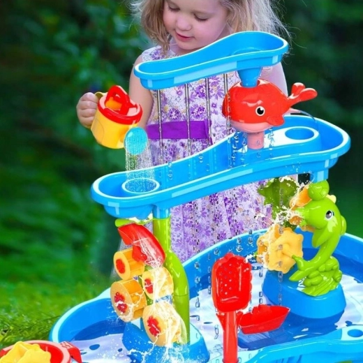 3-nadstropni slap z vodnimi kolesi