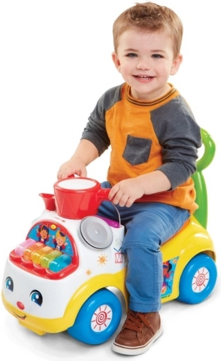 Mali orkester na krovu