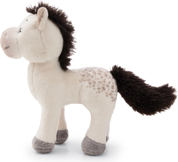 Eleganten videz z realističnimi elementi