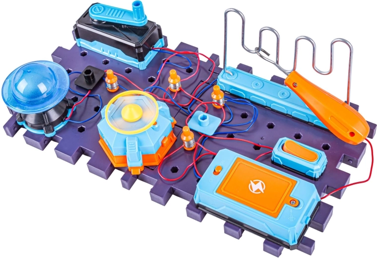 Assembling working circuits step by step