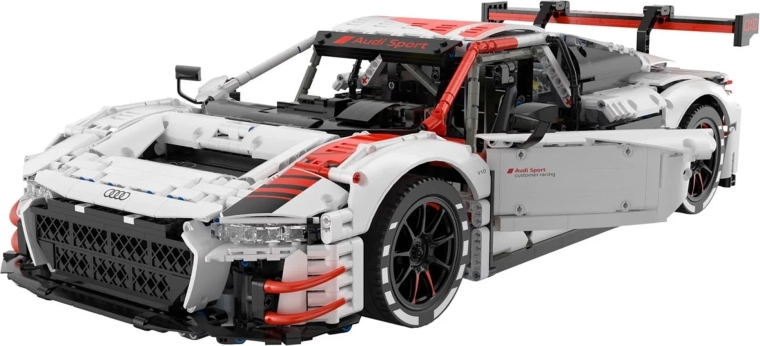 Podroben dirkalni model v merilu 1:8
