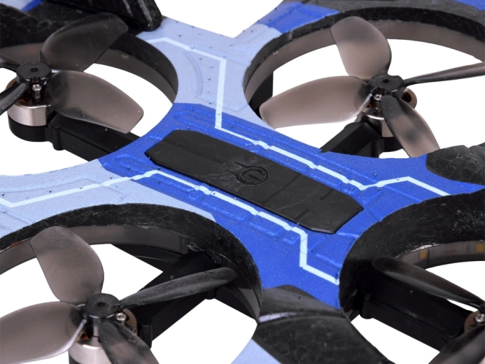 Lahka in vzdržljiva konstrukcija z LED