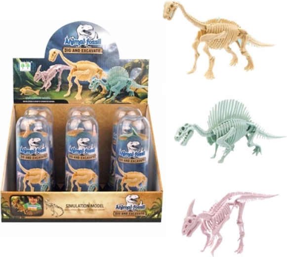 Okostje dinozavra v prozorni tubi
