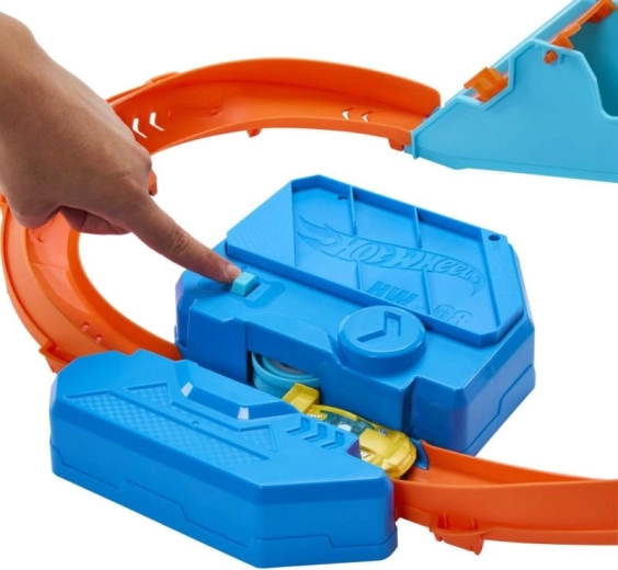 Motoriziran pospeševalnik za neprekinjeno akcijo