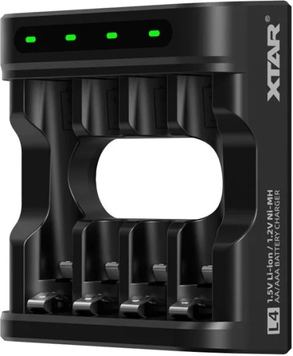 Polnilnik akumulatorjev XTAR L4 za Li-ion 1,5 V in Ni-MH AA/AAA