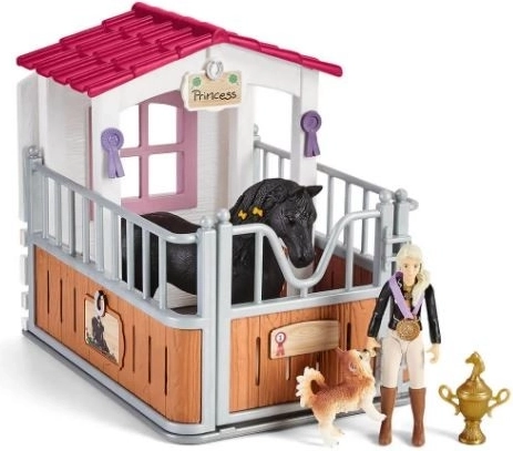 Plenty of accessories for creative play
