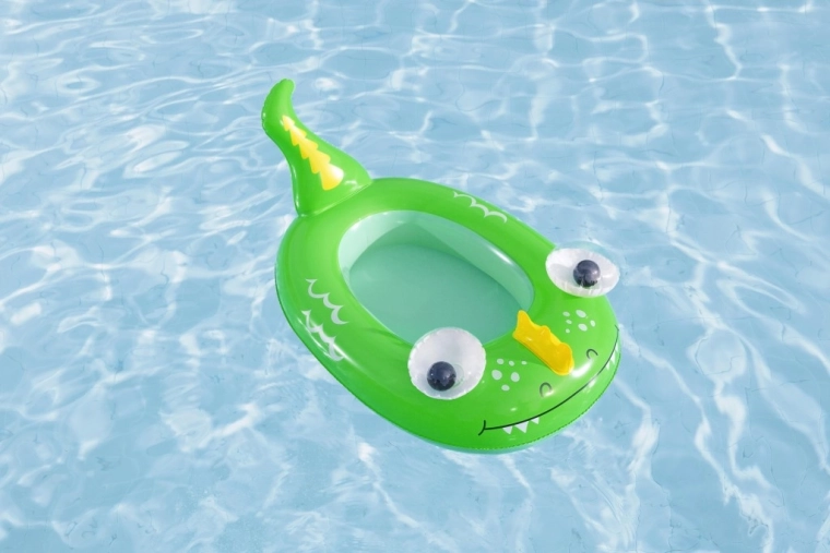 Veseli zeleni zmaj za igrivo vožnjo