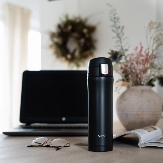 Tanka oblika, ki lepo sede v dlan in v držalo