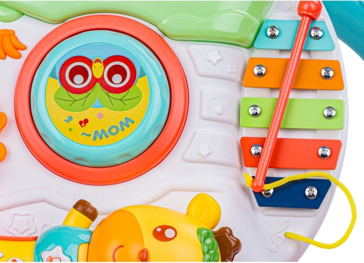 Musical fun: sounds, melodies and xylophone