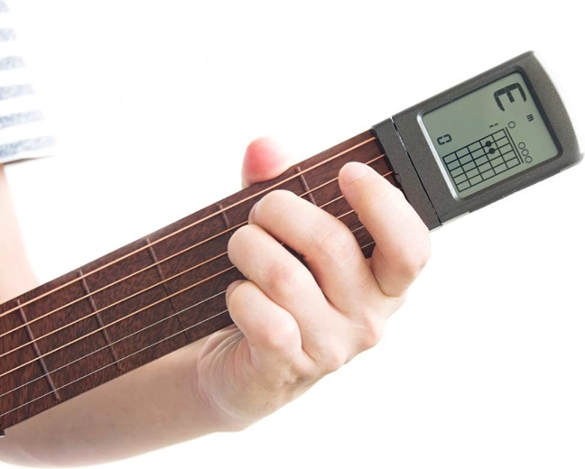 Pristen vrat z jeklenimi strunami