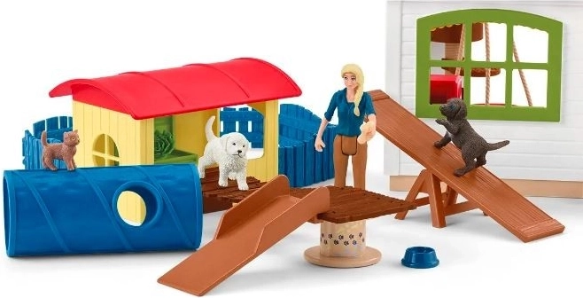 Reconfigurable play area for ever-new scenarios