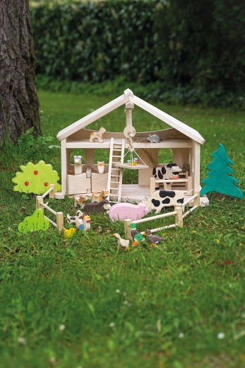 Stable with Rope Winch goki