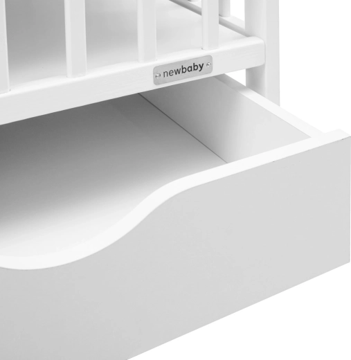 Praktičen predal z gladkim drsnim vodilom