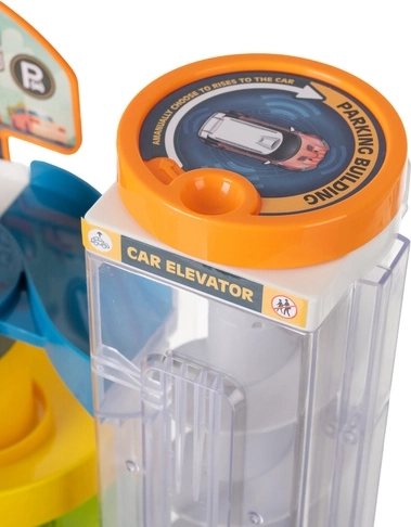 Elevator for toy cars: manual or battery-powered