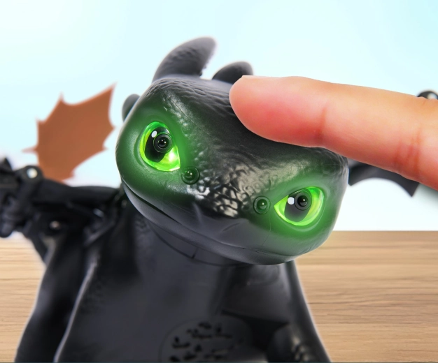 Svetleče oči in plazemski napad