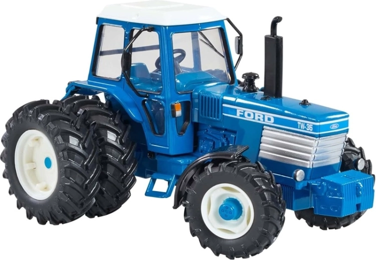Steerable front wheels and functional rear hitch