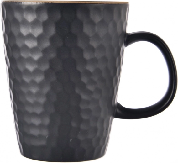 Moderna mat črna, ki se poda vsakemu pogrinjku