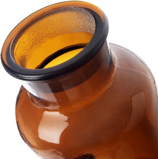 Širok vrat za udobno polnjenje