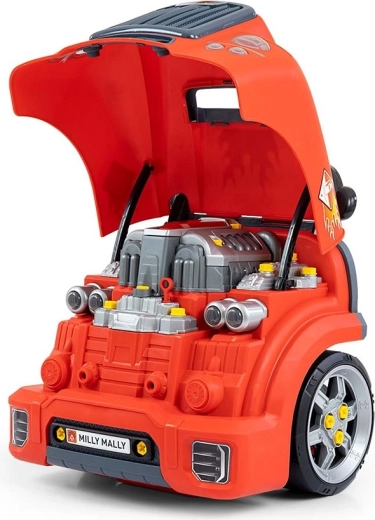 Odpirajoč pokrov motorja in realističen motor