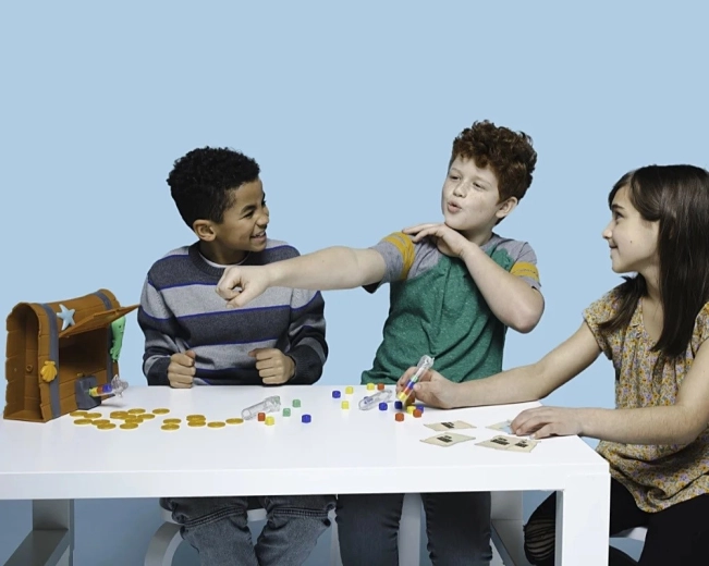 Family Game Treasure Chest Pirates