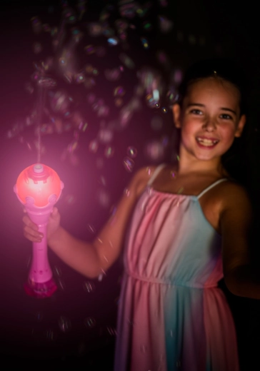 Sveti in igra za še večji učinek