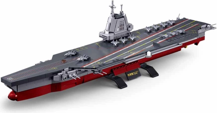 Velik model dolžine 46,5 cm