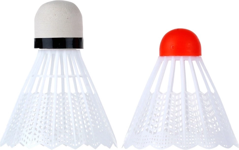 Dve vrsti žogic za različne sloge igre