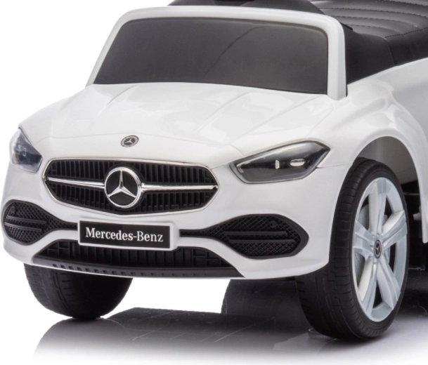 Realistični detajli v slogu MERCEDES