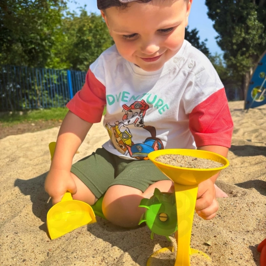 Peščeni in vodni mlinček za eksperimente