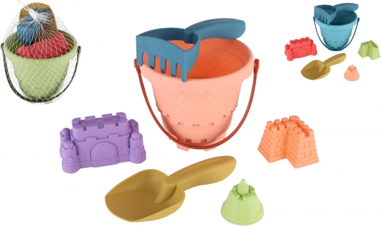 Plastični komplet za pesek z vedrom, lopatko, grabljicami in 3 modelčki v mreži
