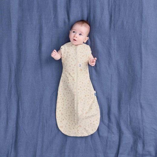 Easy diaper changes with a two-way zip