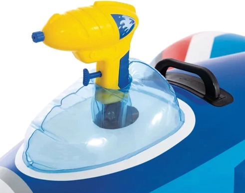 Vgrajen vodni top za akcijsko zabavo