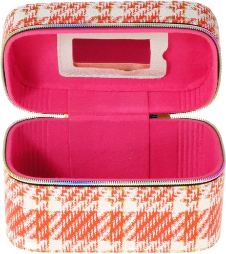 Zipper closure and clear organization