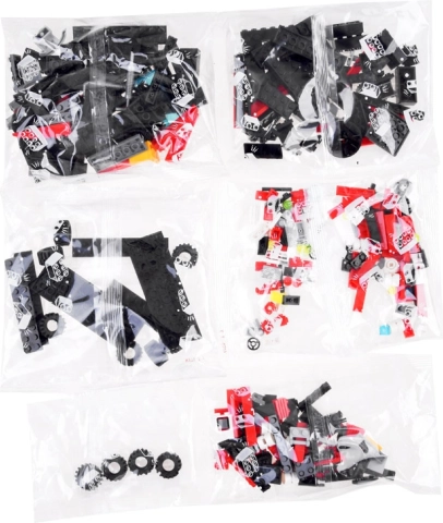 323 pieces for big building ideas