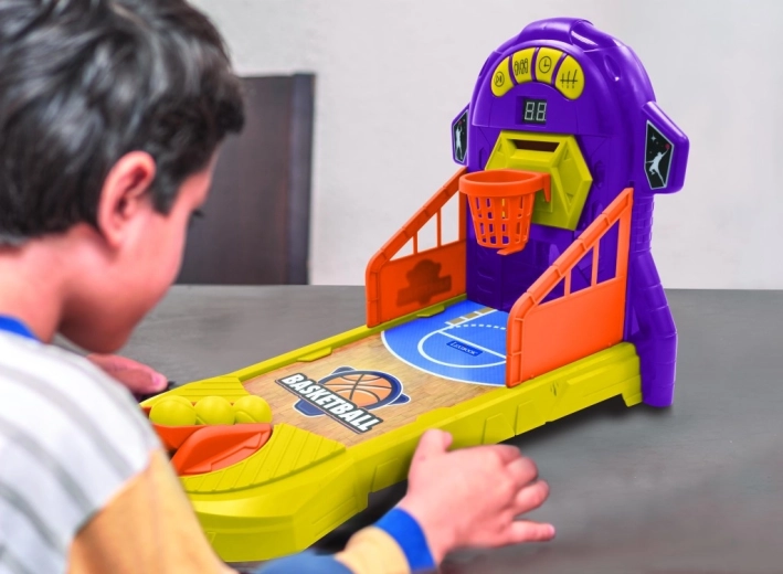 Vzmetni izstreljevalnik za natančne strele