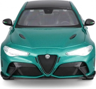 Model avtomobila Bburago Alfa Romeo Giulia GTA 1:18 v zeleni kovinski barvi