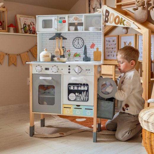 Washing zone with a basket for practicing independence