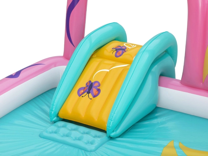 Mehak tobogan za varno zabavo